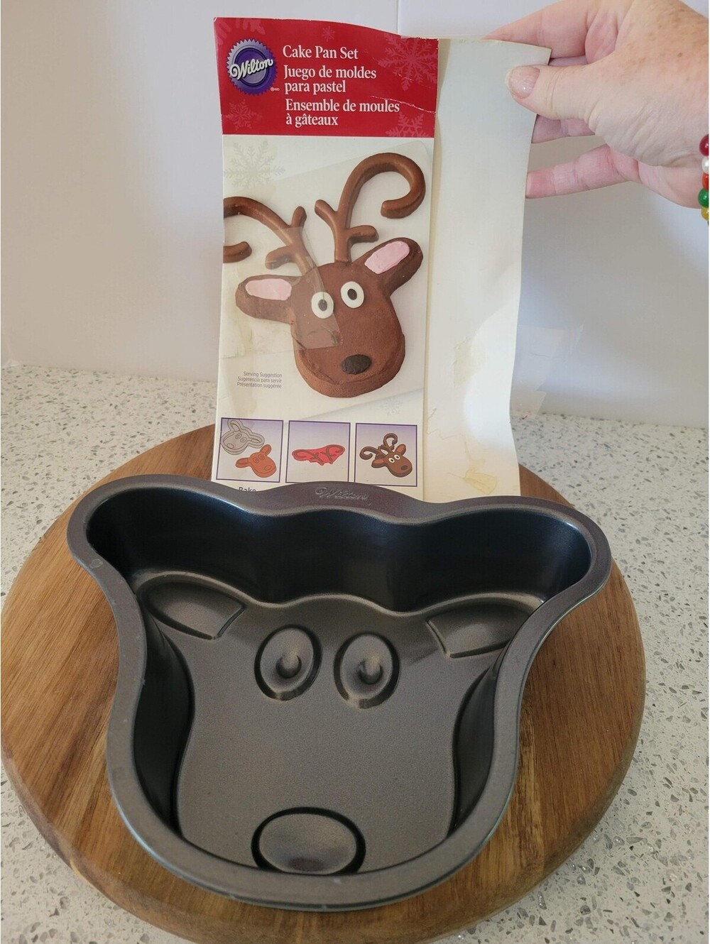 Wilton Gray Reindeer Cake Pan Nonstick Christmas Holiday Baking Mold Kitchen